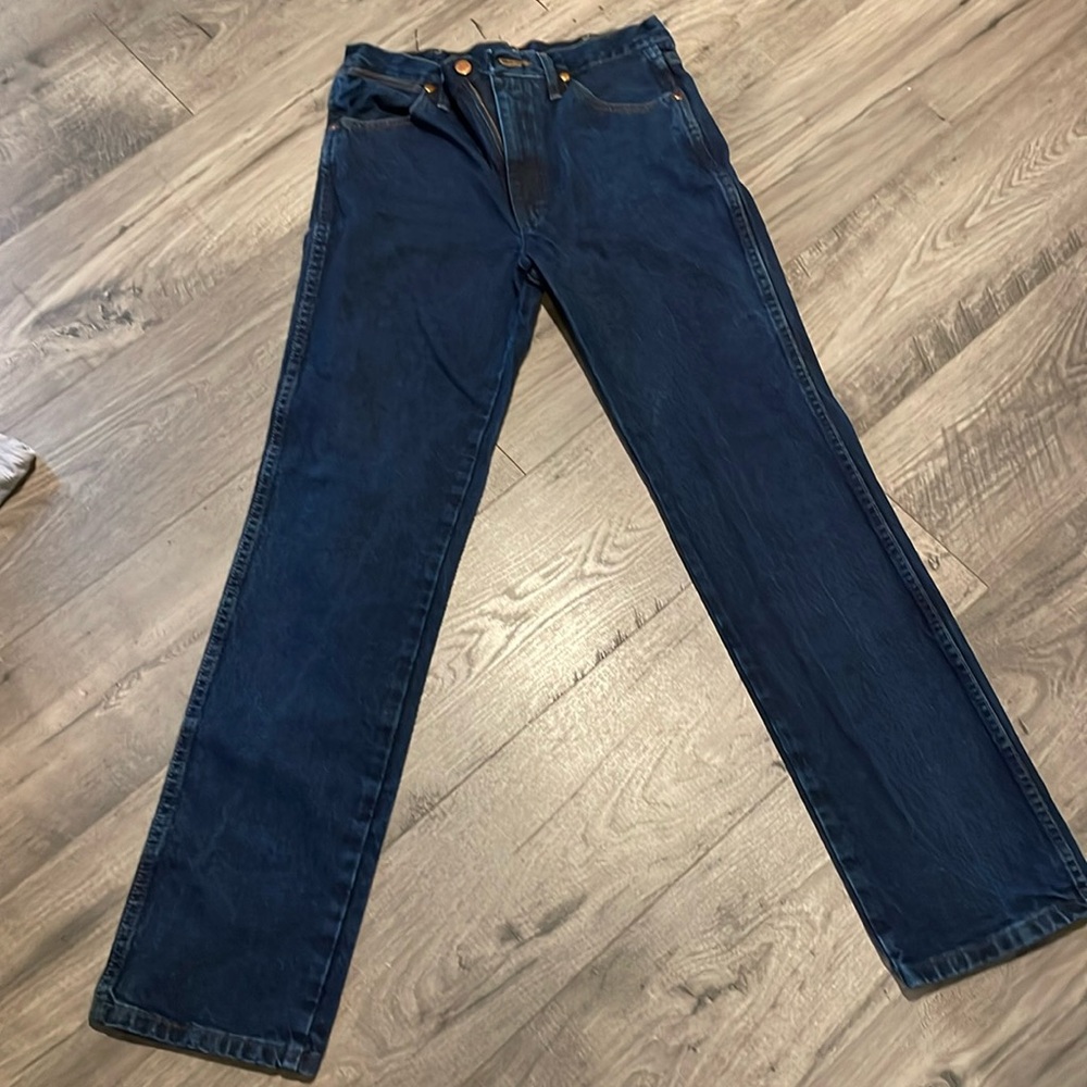 Men’s dark wash jeans